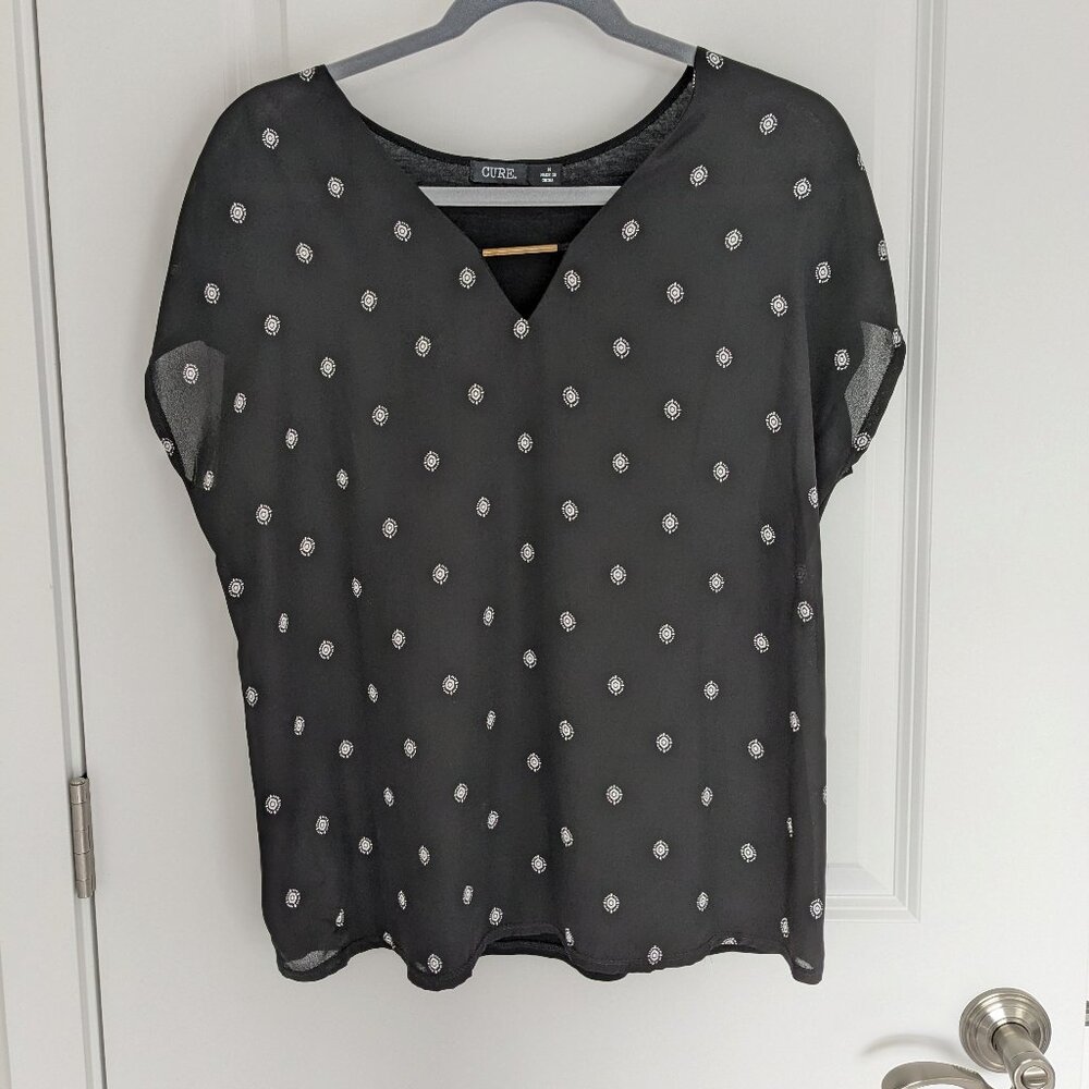 Rue21 Short Sleeve Black Dot Print Duo Bar Front Blouse